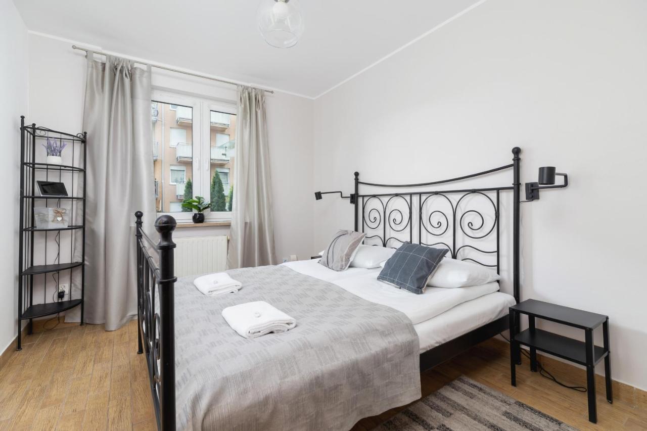 Pleasant Apartment With Terrace Cracow By Noclegi Renters Krakow Ngoại thất bức ảnh