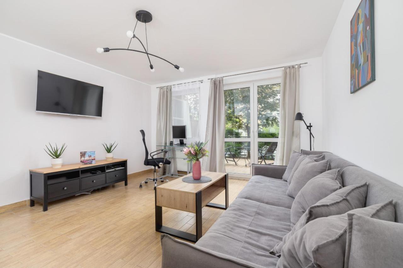 Pleasant Apartment With Terrace Cracow By Noclegi Renters Krakow Ngoại thất bức ảnh
