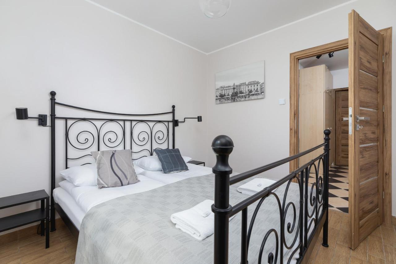 Pleasant Apartment With Terrace Cracow By Noclegi Renters Krakow Ngoại thất bức ảnh