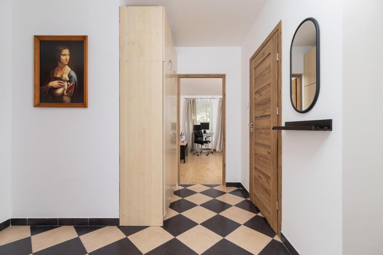 Pleasant Apartment With Terrace Cracow By Noclegi Renters Krakow Ngoại thất bức ảnh